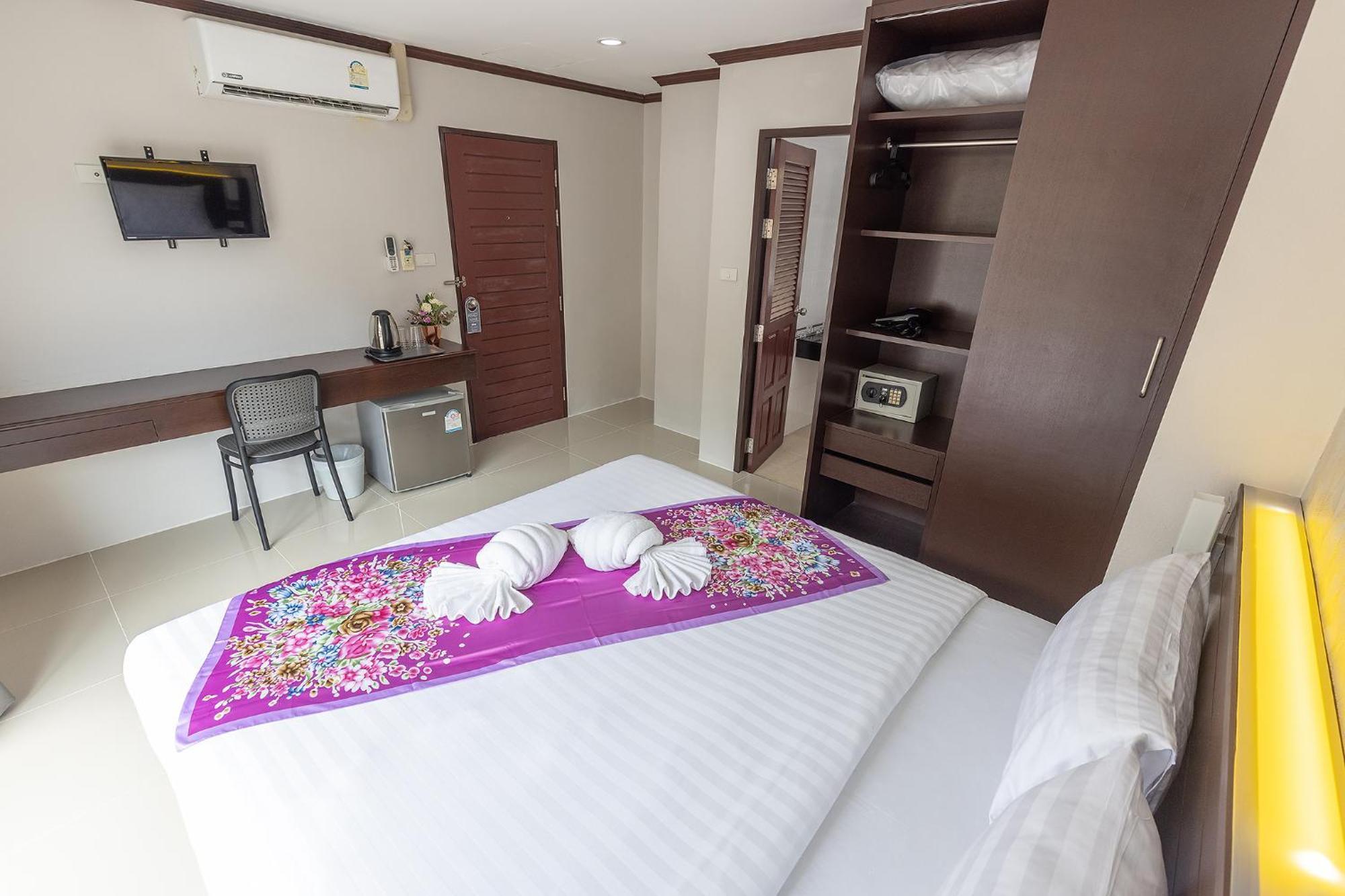 فندق The Chic Patong الغرفة الصورة